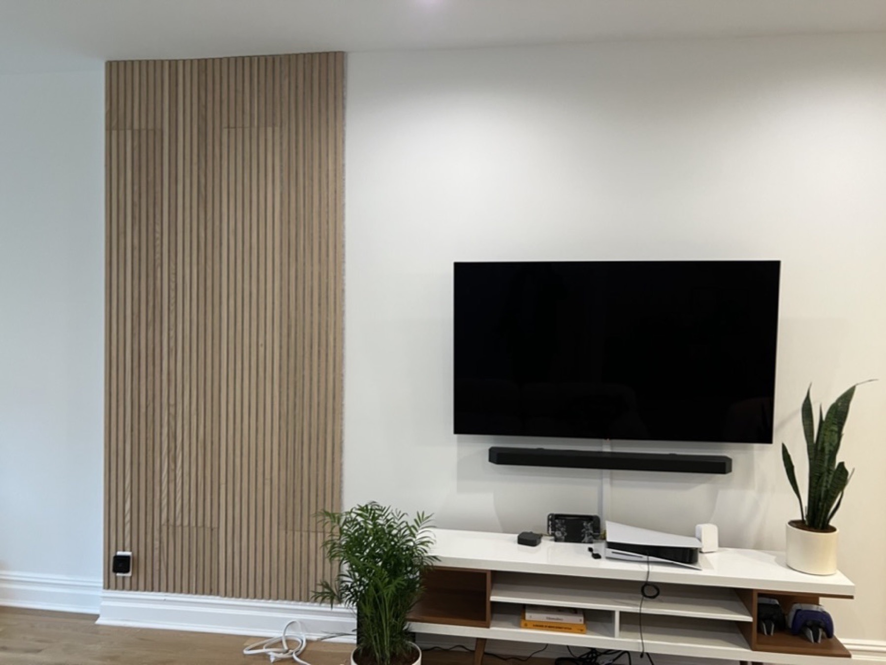 Living room accent wall finish — Doors & trim project photo