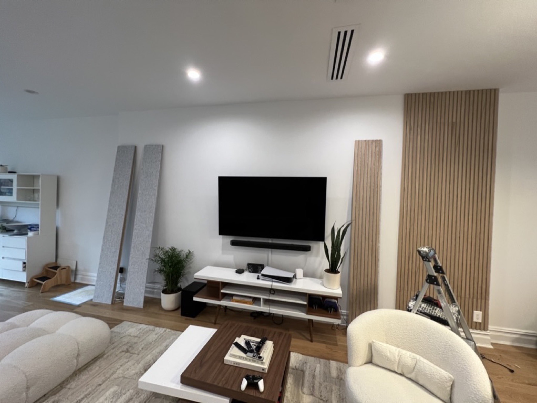 Living room accent wall finish — Doors & trim project photo